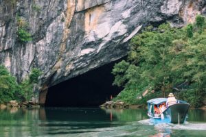 Phong Nha-Kẻ Bàng Caves